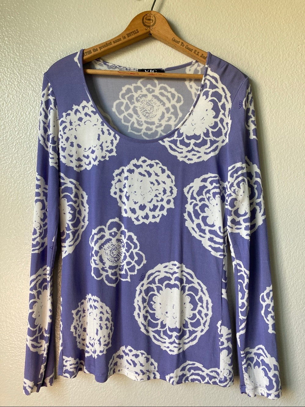Vintage VJC Versace Jeans Couture Y2K Stretch Abstract Floral Long Sleeve top 10